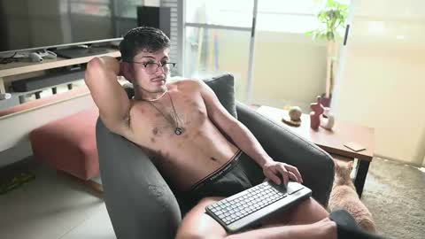 Snapshot of simoon_01 chatting on 12-16-25, 05:51 SIMOON online show from 12-16-25, 05:51