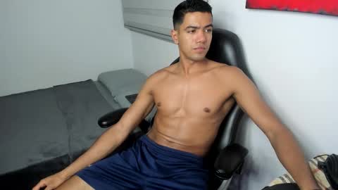 Snapshot of simple_guyy chatting on 02-19-26, 02:18 Andrey online show from 02-19-26, 02:18