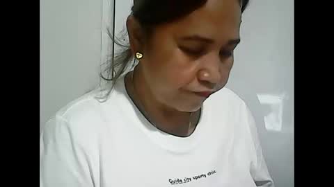 Snapshot of simplecity45 chatting on 11-26-25, 11:22 Carolyn online show from 11-26-25, 11:22