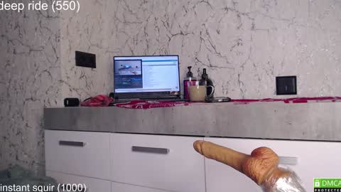 Snapshot of simplegirl1996 chatting on 10-14-25, 07:42 regina online show from 10-14-25, 07:42