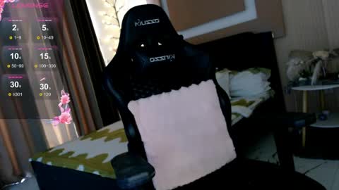 Adrianna Fowler online show from 05-11-26, 01:00