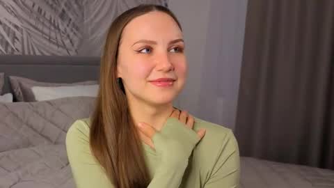 Snapshot of simplyzoe chatting on 02-24-26, 04:10 Zoe online show from 02-24-26, 04:10