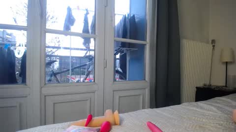 Snapshot of simur_sahso chatting on 12-05-24, 03:39 Sofi wed. - sat. 11am - 11 pm and Santi with Sofi sun.. - tue. 11 am - 5 pm  europe online show from 12-05-24, 03:39