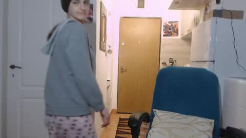 simyhvn online show from 02-18-25, 05:10