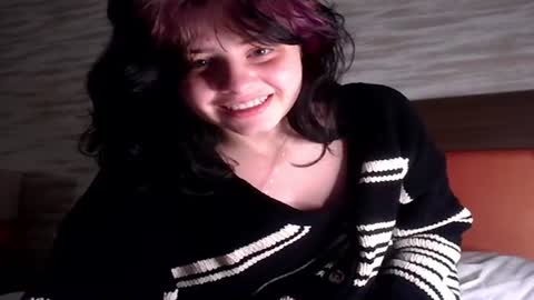 Snapshot of sincerelyyneon chatting on 04-06-26, 11:11 Sincerelyneon online show from 04-06-26, 11:11