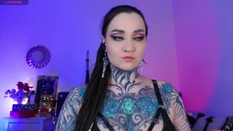 Snapshot of sindeleros chatting on 12-25-24, 04:32 Ms. Sindel online show from 12-25-24, 04:32