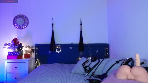 Snapshot of sindeleros chatting on 01-07-25, 01:57 Ms. Sindel online show from 01-07-25, 01:57