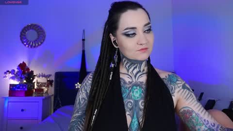 Snapshot of sindeleros chatting on 01-08-25, 01:20 Ms. Sindel online show from 01-08-25, 01:20