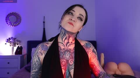 Snapshot of sindeleros chatting on 01-20-25, 01:32 Ms. Sindel online show from 01-20-25, 01:32