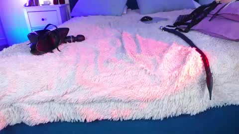 Snapshot of sindeleros chatting on 02-10-25, 05:52 Ms. Sindel online show from 02-10-25, 05:52