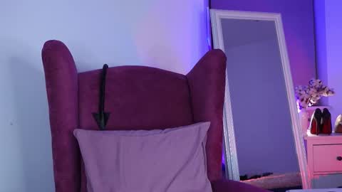 Snapshot of sindeleros chatting on 03-05-25, 05:18 Ms. Sindel online show from 03-05-25, 05:18