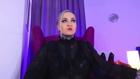 Snapshot of sindeleros chatting on 09-21-25, 12:51 Ms. Sindel online show from 09-21-25, 12:51