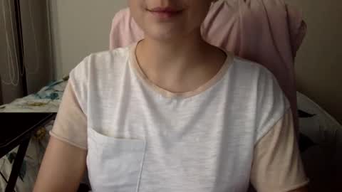 Snapshot of sindrastone chatting on 12-11-24, 10:27 Sindra online show from 12-11-24, 10:27