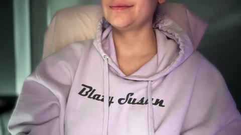 Snapshot of sindrastone chatting on 09-12-25, 03:34 Sindra online show from 09-12-25, 03:34