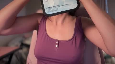 Snapshot of sindrastone chatting on 10-25-25, 07:08 Sindra online show from 10-25-25, 07:08