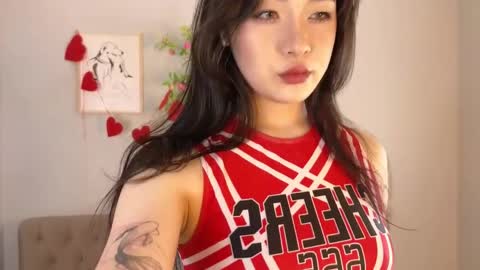Snapshot of sindy_cet chatting on 05-29-26, 08:07 Eva online show from 05-29-26, 08:07