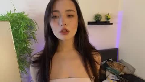 Snapshot of sindy_cet chatting on 07-20-26, 08:00 Eva online show from 07-20-26, 08:00