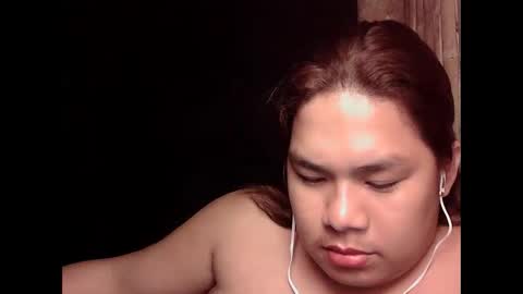Snapshot of singleheart05 chatting on 05-14-26, 02:24 singleheart05 online show from 05-14-26, 02:24