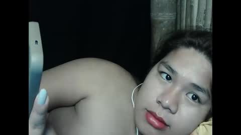 Snapshot of singleheart05 chatting on 05-16-26, 12:40 singleheart05 online show from 05-16-26, 12:40
