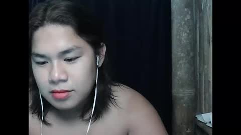 Snapshot of singleheart05 chatting on 05-19-26, 03:24 singleheart05 online show from 05-19-26, 03:24