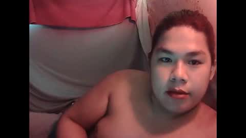Snapshot of singleheart05 chatting on 06-10-26, 01:39 singleheart05 online show from 06-10-26, 01:39