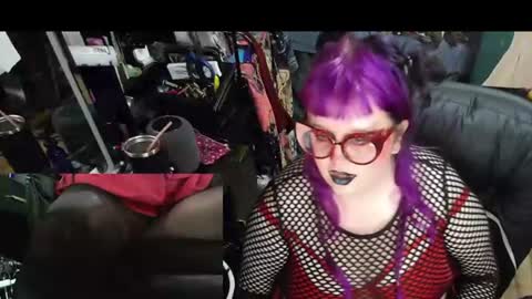 Snapshot of sinstresshemlock chatting on 06-25-26, 03:50 Sinstress hemlock online show from 06-25-26, 03:50