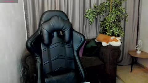 Sinty Noria online show from 02-12-25, 04:33