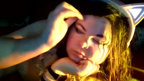 Siofra online show from 10-31-25, 04:24