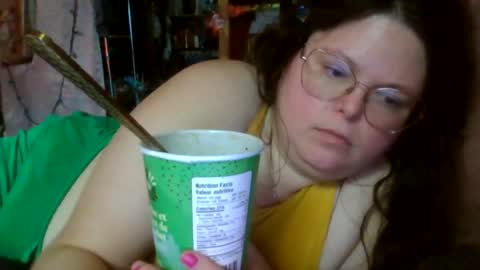 Snapshot of siofra chatting on 07-22-26, 03:59 Siofra online show from 07-22-26, 03:59