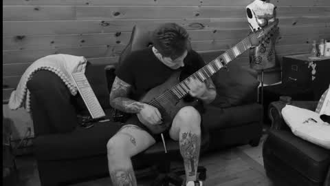 Snapshot of siphonophorstrings chatting on 10-21-25, 05:41 Dustbunnyfoofoo online show from 10-21-25, 05:41