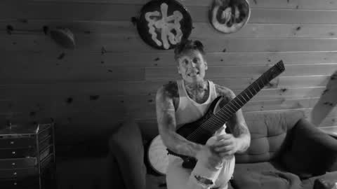 Snapshot of siphonophorstrings chatting on 10-25-25, 07:27 Dustbunnyfoofoo online show from 10-25-25, 07:27