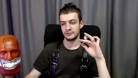 Snapshot of sir_damien chatting on 09-15-25, 02:55 Sir Damien online show from 09-15-25, 02:55