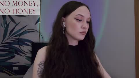 Snapshot of sirenaswhisper chatting on 06-14-26, 08:00 Goddess Sirena online show from 06-14-26, 08:00
