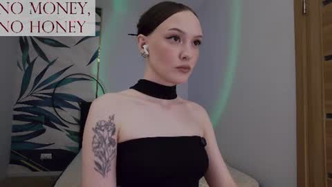 Snapshot of sirenaswhisper chatting on 07-04-26, 07:42 Goddess Sirena online show from 07-04-26, 07:42