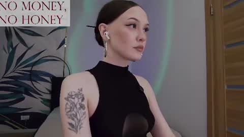 Snapshot of sirenaswhisper chatting on 07-14-26, 04:06 Goddess Sirena online show from 07-14-26, 04:06