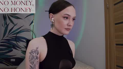 Snapshot of sirenaswhisper chatting on 07-21-26, 10:45 Goddess Sirena online show from 07-21-26, 10:45