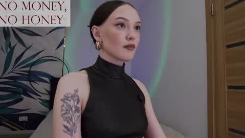 Snapshot of sirenaswhisper chatting on 07-23-26, 01:58 Goddess Sirena online show from 07-23-26, 01:58