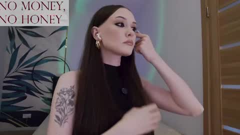 Snapshot of sirenaswhisper chatting on 07-31-26, 03:00 Goddess Sirena online show from 07-31-26, 03:00