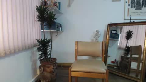 Snapshot of siriss_boyrag chatting on 10-05-25, 08:40 siriss_boyrag online show from 10-05-25, 08:40