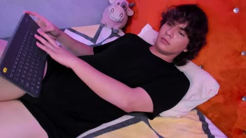 Snapshot of sirius_angels chatting on 12-10-24, 02:38 Sirius angels online show from 12-10-24, 02:38