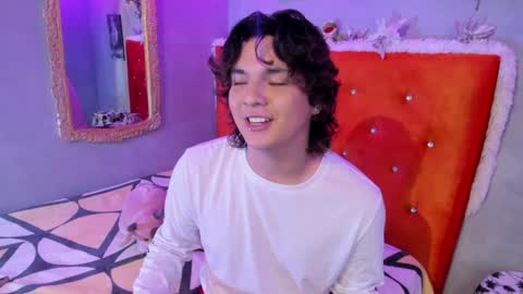 Snapshot of sirius_angels chatting on 12-10-24, 08:38 Sirius angels online show from 12-10-24, 08:38