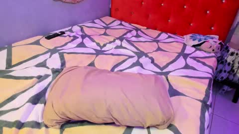 Snapshot of sirius_angels chatting on 12-24-24, 02:22 Sirius angels online show from 12-24-24, 02:22