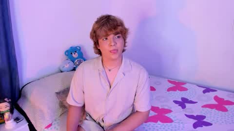 Snapshot of sirius_angels chatting on 02-14-26, 05:15 Sirius angels online show from 02-14-26, 05:15