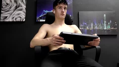 SirReedy online show from 12-14-25, 09:58