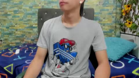 Snapshot of sirryant chatting on 02-19-25, 12:33 SIR RYANT online show from 02-19-25, 12:33