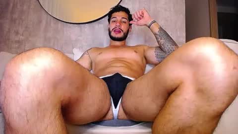 Snapshot of sirs_papi chatting on 01-16-25, 03:45 Call me papi online show from 01-16-25, 03:45