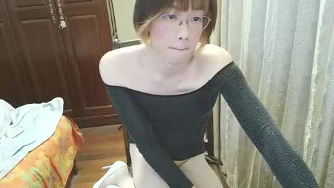 Snapshot of sissy_ada chatting on 12-15-25, 01:04 Sissy Ada online show from 12-15-25, 01:04