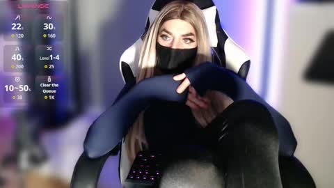 Sissy next door online show from 10-04-25, 10:30