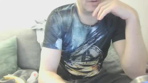 looking for older male ore female to use me sexually and be good to me ahhhhh online show from 03-09-25, 12:31