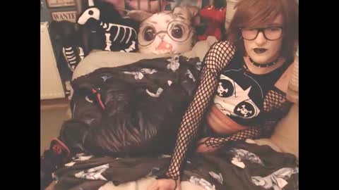 Snapshot of sissygothx chatting on 01-09-25, 02:01 SissyGothx online show from 01-09-25, 02:01